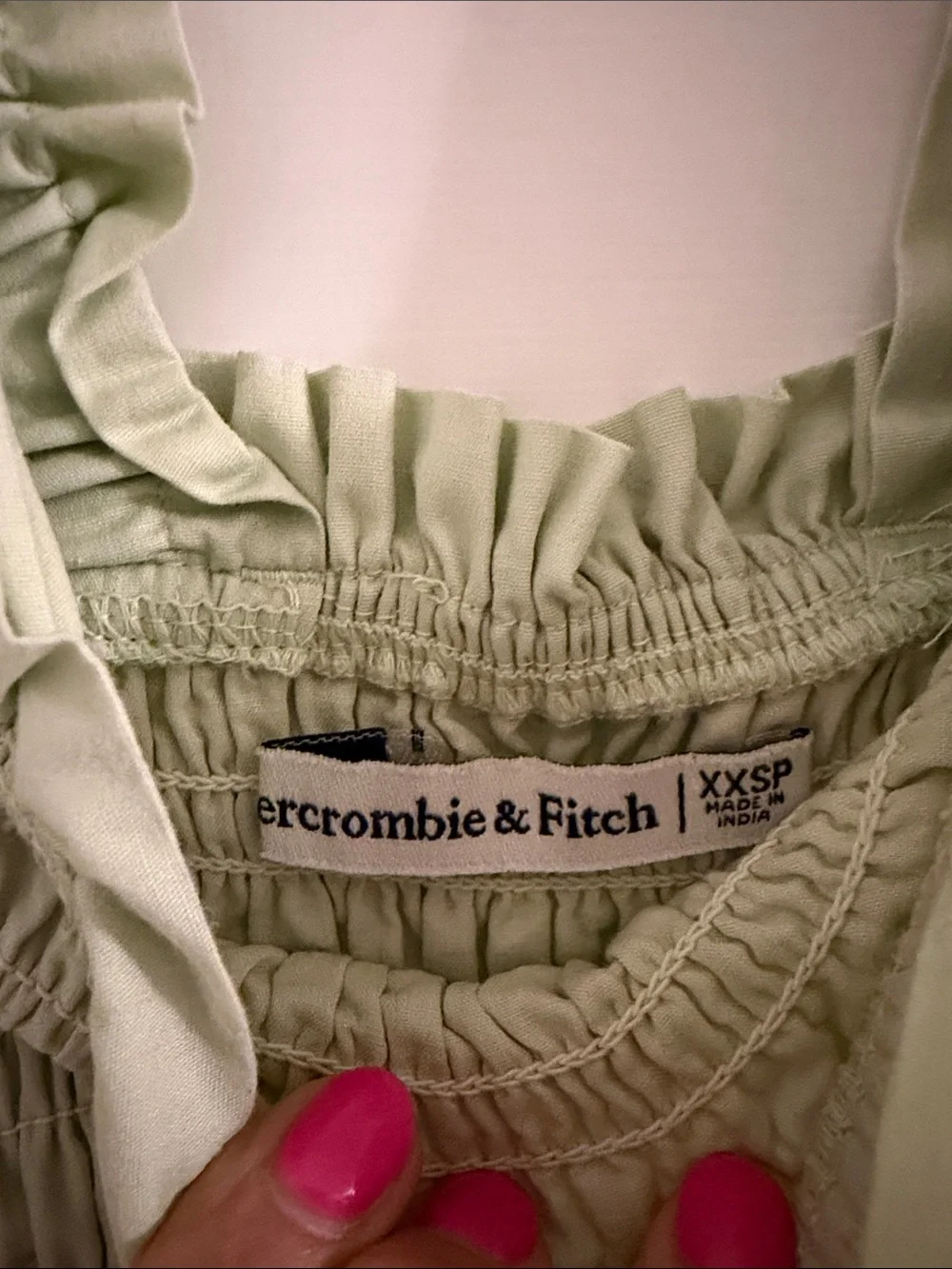 Abercrombie & Fitch light green